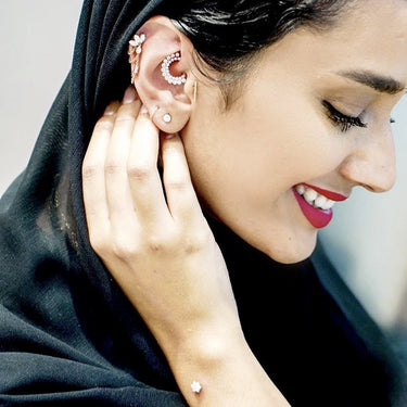 Invisible Set Diamond Threaded Stud Earring by Maria Tash in 18K White Gold. Flat Stud. - Earring. Navel Rings Australia.
