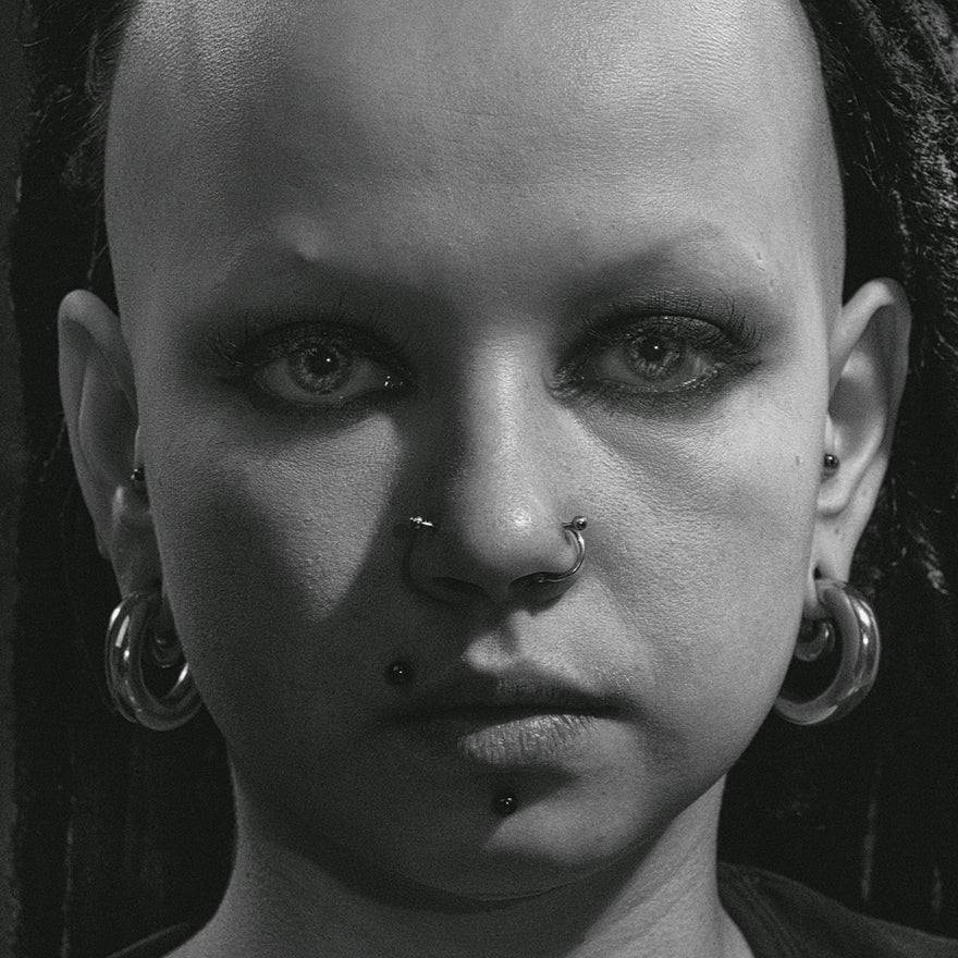 a close up of a woman