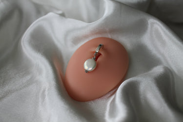 TummyToys® Silver Cream Freshwater Coin Pearl Pendant