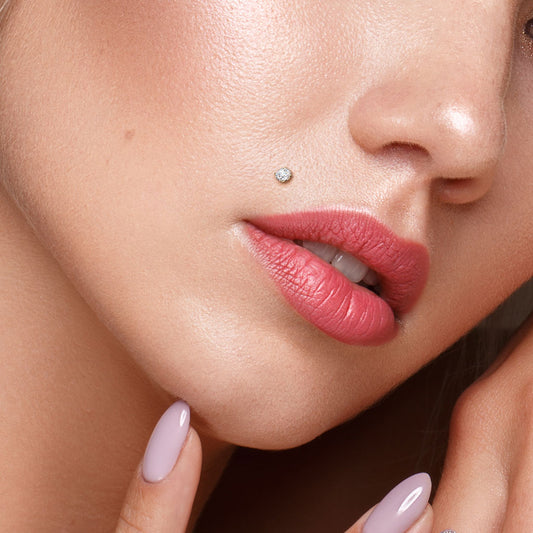 Gem Labret Earring in 14K White Gold. Threadless Push-In Body Jewellery